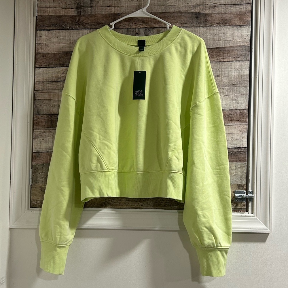 NWT WILD FABLE Cropped Sweatshirt